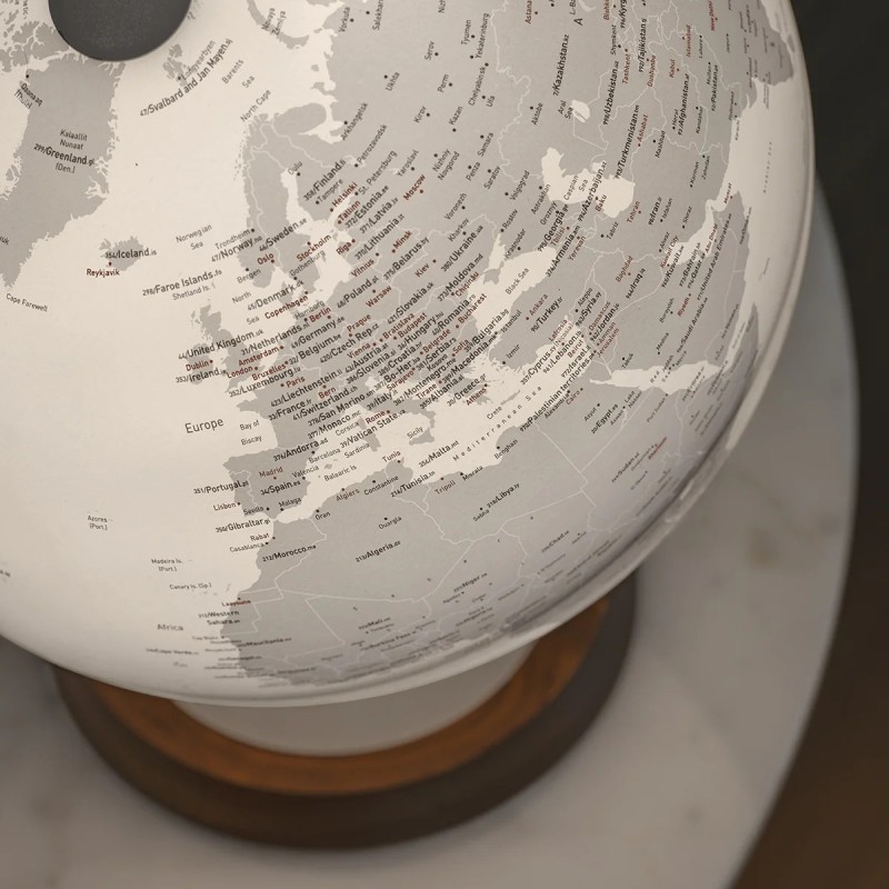 Globo terráqueo FC Reflection. Globo terráqueo de diseño escandinavo