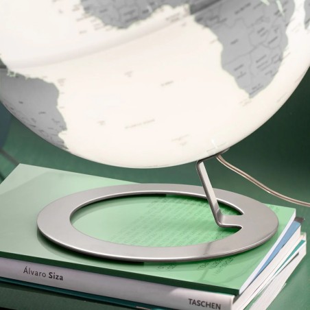 Globo terráqueo modelo I-Globe cromo con luz